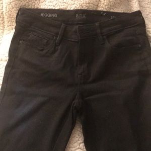 Black skinny jeggings